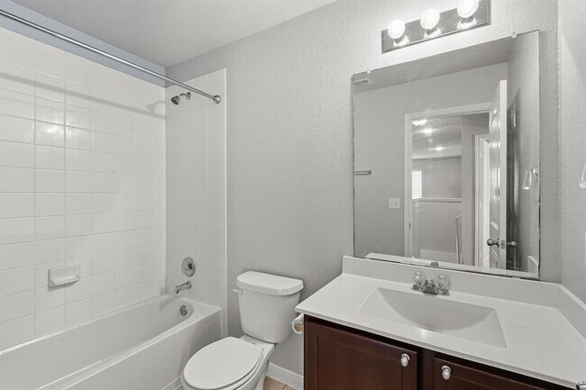 Building Photo - 261 Northern Flicker St