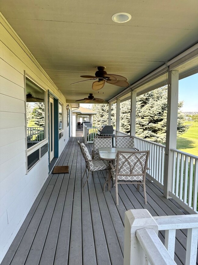 Building Photo - 3bdrm, 2bath Harbor Isles Golf Course Condo with deck