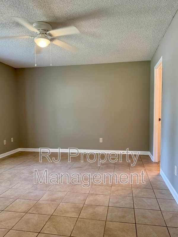 Building Photo - 4521 Stony Point Dr