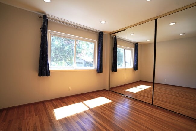 Building Photo - Beautiful Updated San Jose Home!