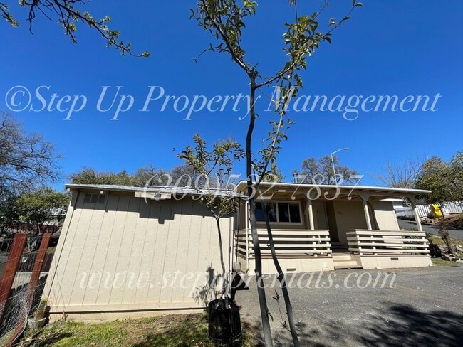 Building Photo - 2 Bedroom 2 Bath Manufactured Home With Wa...