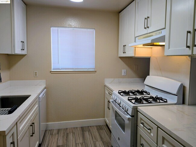 Building Photo - 4958 Driftwood Ct