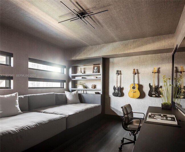 Building Photo - 1040 Biscayne Blvd