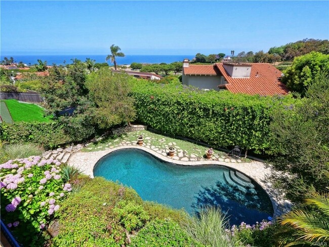 Building Photo - 345 Palos Verdes Dr W