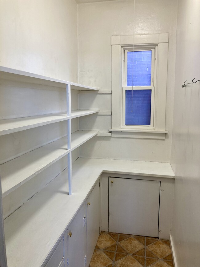 Pantry Room - 3058 N Fratney St