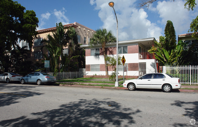 Building Photo - Gayle Apartments