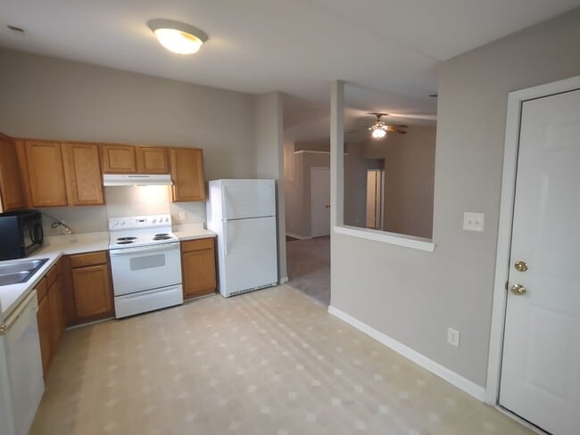 Building Photo - Pristinel Ranch Style Home located in the ...