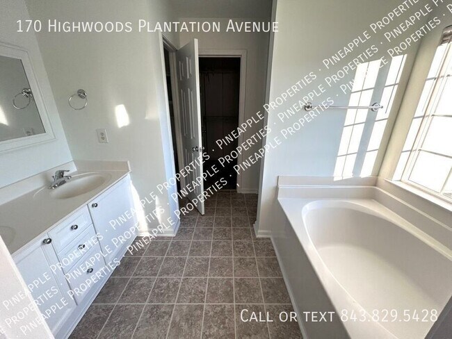 Building Photo - 170 Highwoods Plantation Ave