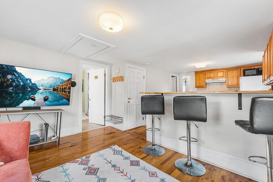 Building Photo - 42 Jefferson St