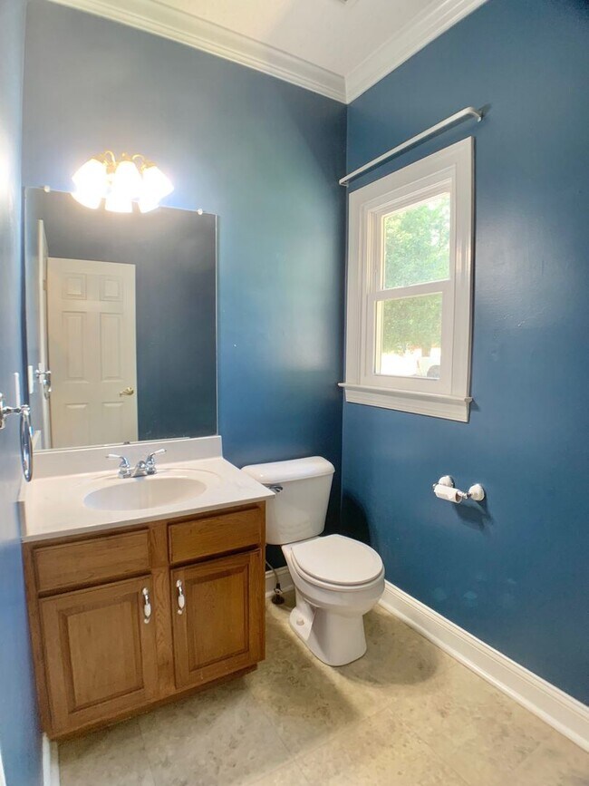 Building Photo - 141 Lyme Dr