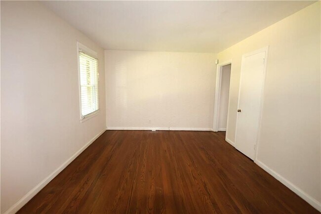 Building Photo - 1540 Alverado Way