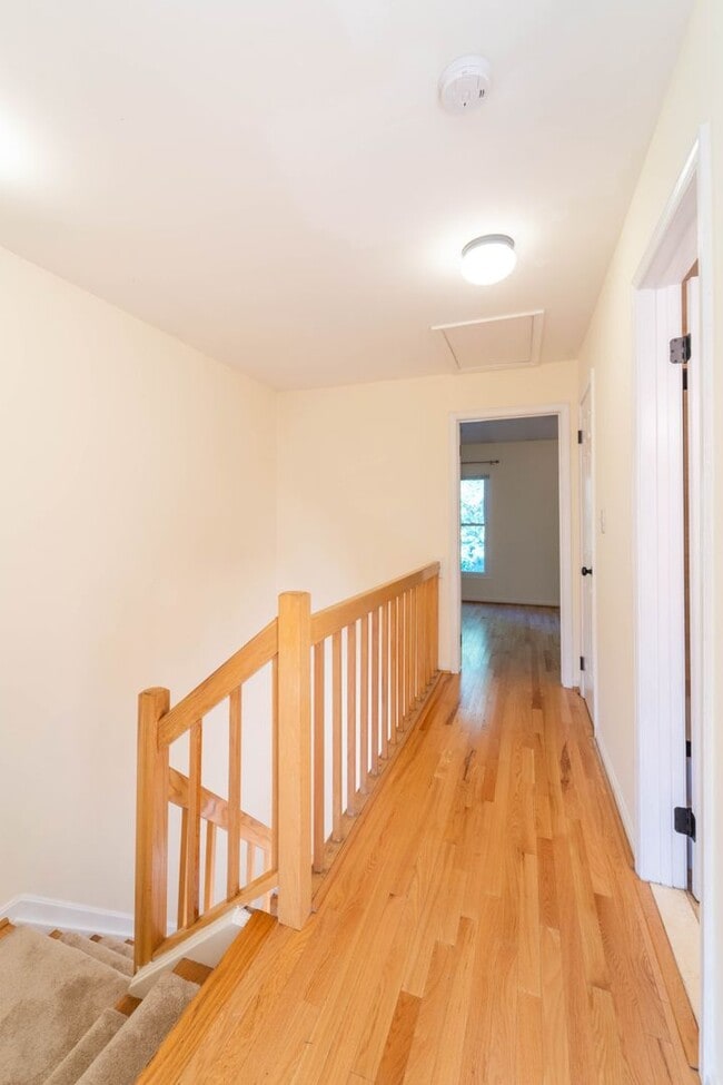 Building Photo - 1553 Templeton Pl