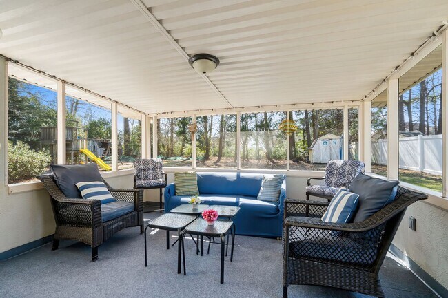 Building Photo - 4 Bed/2 Bath Furnished Single Family Home in Surfside 1 Mile to the Beach By Golf Cart!