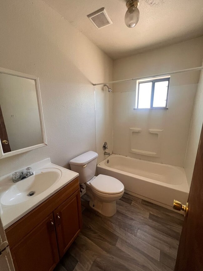 Building Photo - Winter Special! Half off first months rent!!