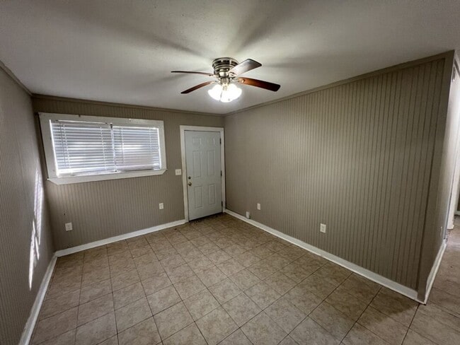 Building Photo - Cozy Brick Home with Covered Parking – Denova St.