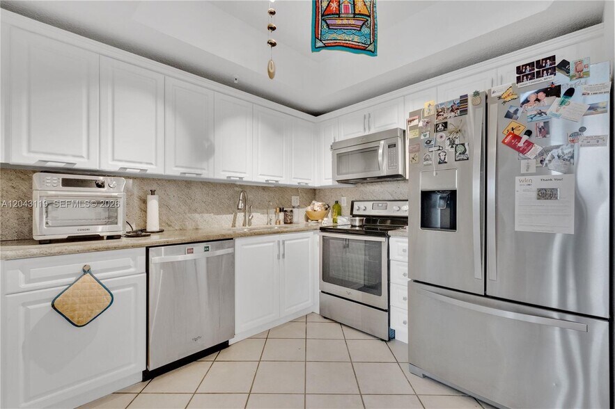 Building Photo - 3500 Coral Way