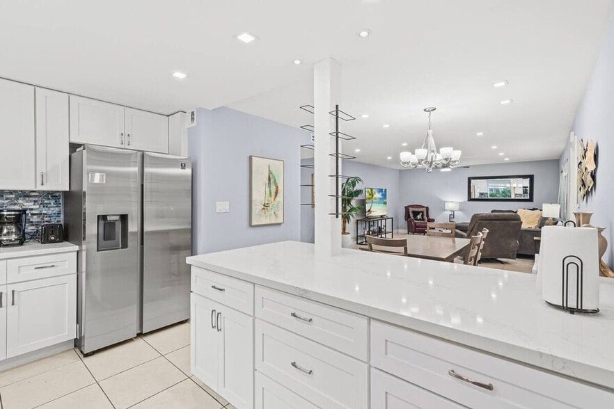 Building Photo - 2424 NE 9th St