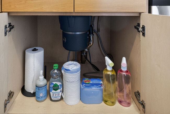 Building Photo - 33 Park View Ave