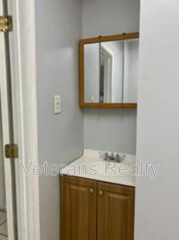 Building Photo - 101 Park Row Ave