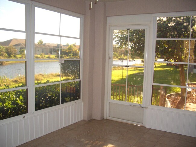 Building Photo - 2097 Deercroft Dr