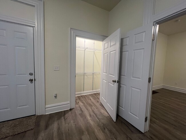 Building Photo - Updated 1BR Apartment Now Available