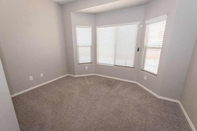 Building Photo - Beautiful 2-Story Home, 5 Bedroom, 3 Full ...