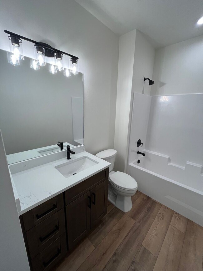 Building Photo - K591LI