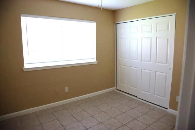 Building Photo - 1503 Park Wind Dr