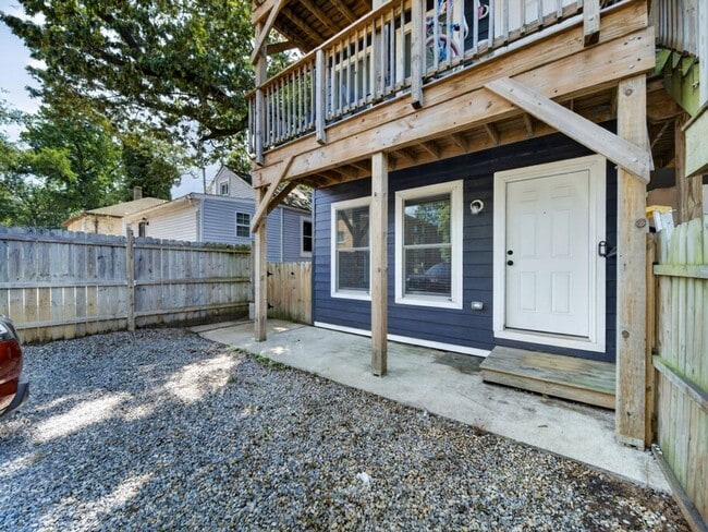 Building Photo - Newly Built 4BR/3BA Two-Level Townhome with Parking - Minutes to Navy Yard & Capitol Hill