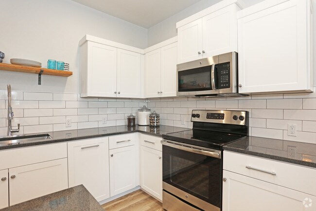 1BR, 1BA - 1C 996 SF - District Lofts