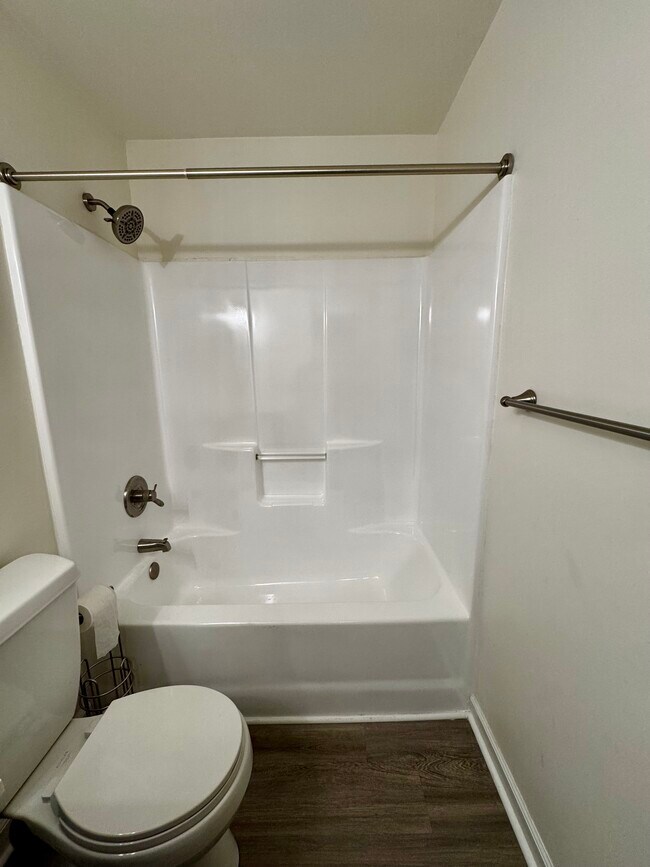 Building Photo - 8570 Chesapeake Blvd