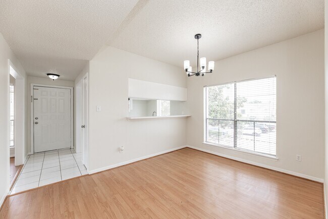 Building Photo - 3742 Thistlemont Dr