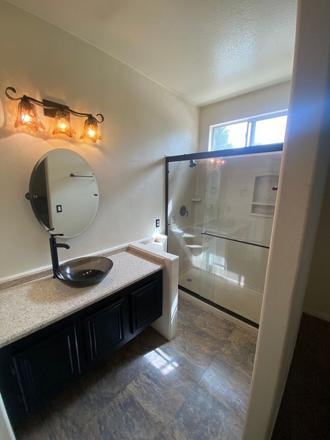 Building Photo - Beautiful 2 Bedroom 2 Bath Condo in the heart of Rancho San Diego!