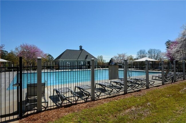 Building Photo - 5230 Habersham Hills Dr