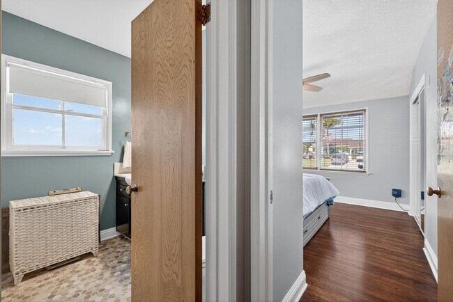 Building Photo - 3 Bed, 2 Bath home in quiet neighborhood