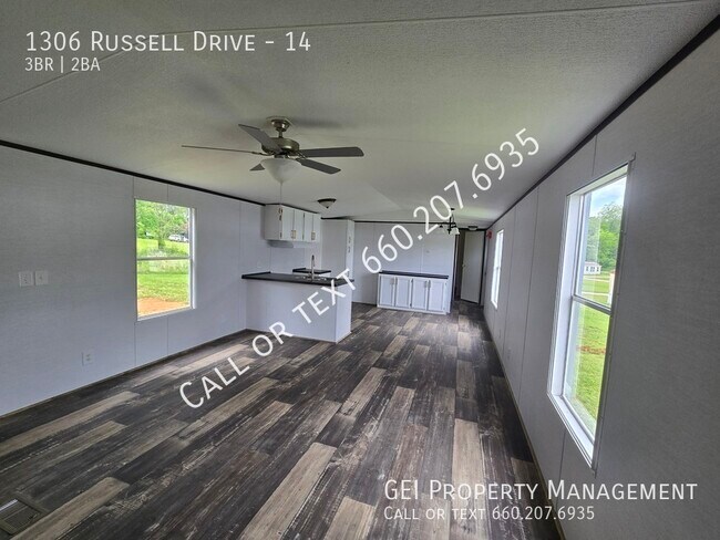 Building Photo - 1306 Russell Dr