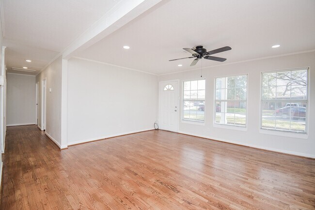 Building Photo - 5006 Libbey Dr