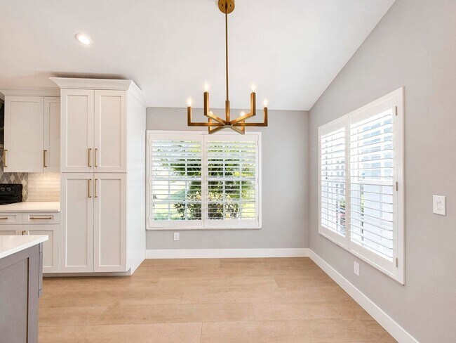 Building Photo - Beautifully renovated 3/2 home now available in the desirable Villages at Country Creek!