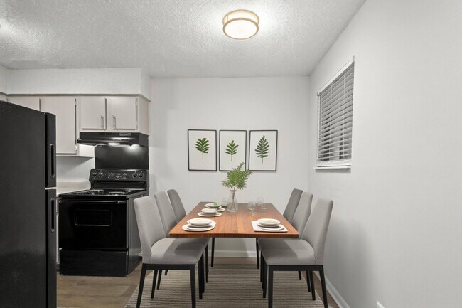 Building Photo - Sumner Estates