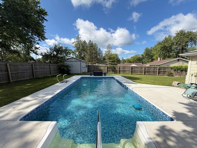 Building Photo - 3405 Elkton Dr