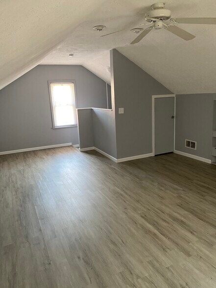 Building Photo - 11448 Columbia