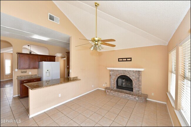 Building Photo - 7737 Plaza Azul Rd