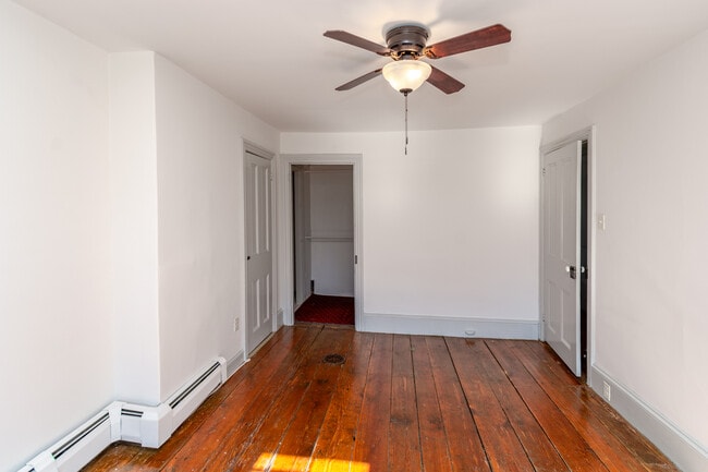 Building Photo - 34 Buttonwood St