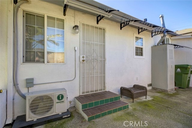 Building Photo - 5945 Willowcrest Ave