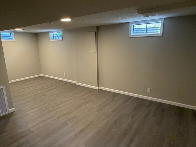 Building Photo - 7524 N 34th St