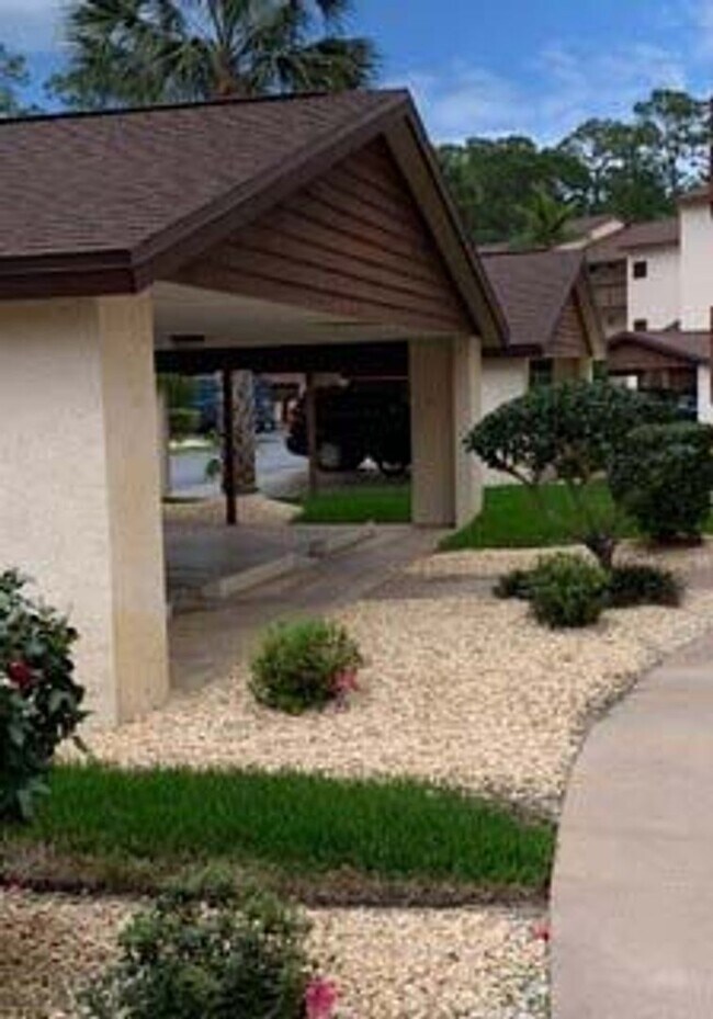 Building Photo - Spacious 2Bed/ 2Bath Condo In Indigo Point - Daytona  *Large Screened In Patio * Water Included *...