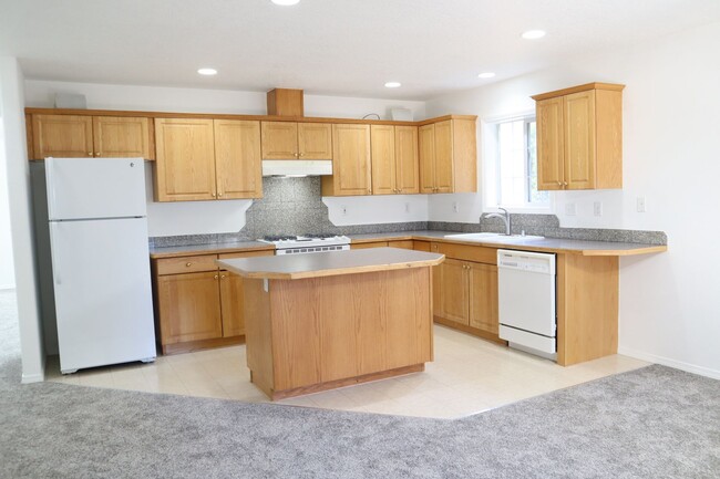 Building Photo - 7218 NE 65th Pl