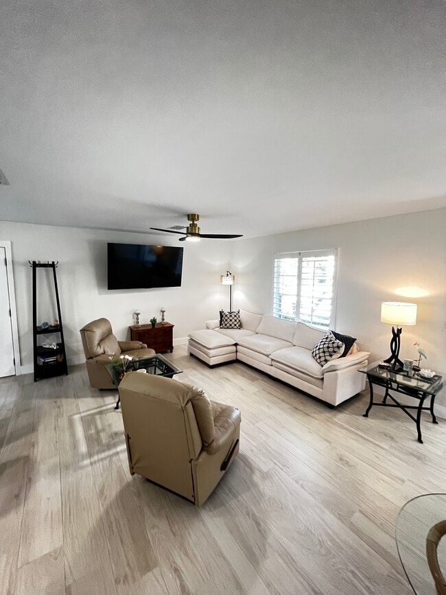 Building Photo - 27251 Patrick St