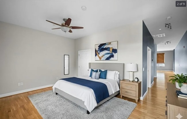 Building Photo - 1 bedroom 1 bathroom Downtown Living Spacious Condo in the heart of Greensboro