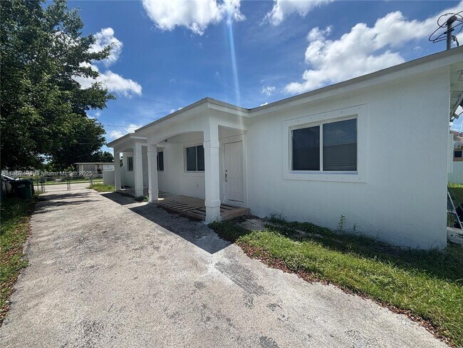 Building Photo - 26514 SW 138th Ave